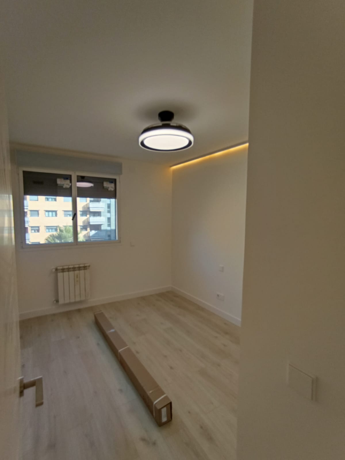 Dormitorio pintado por Cromáticos