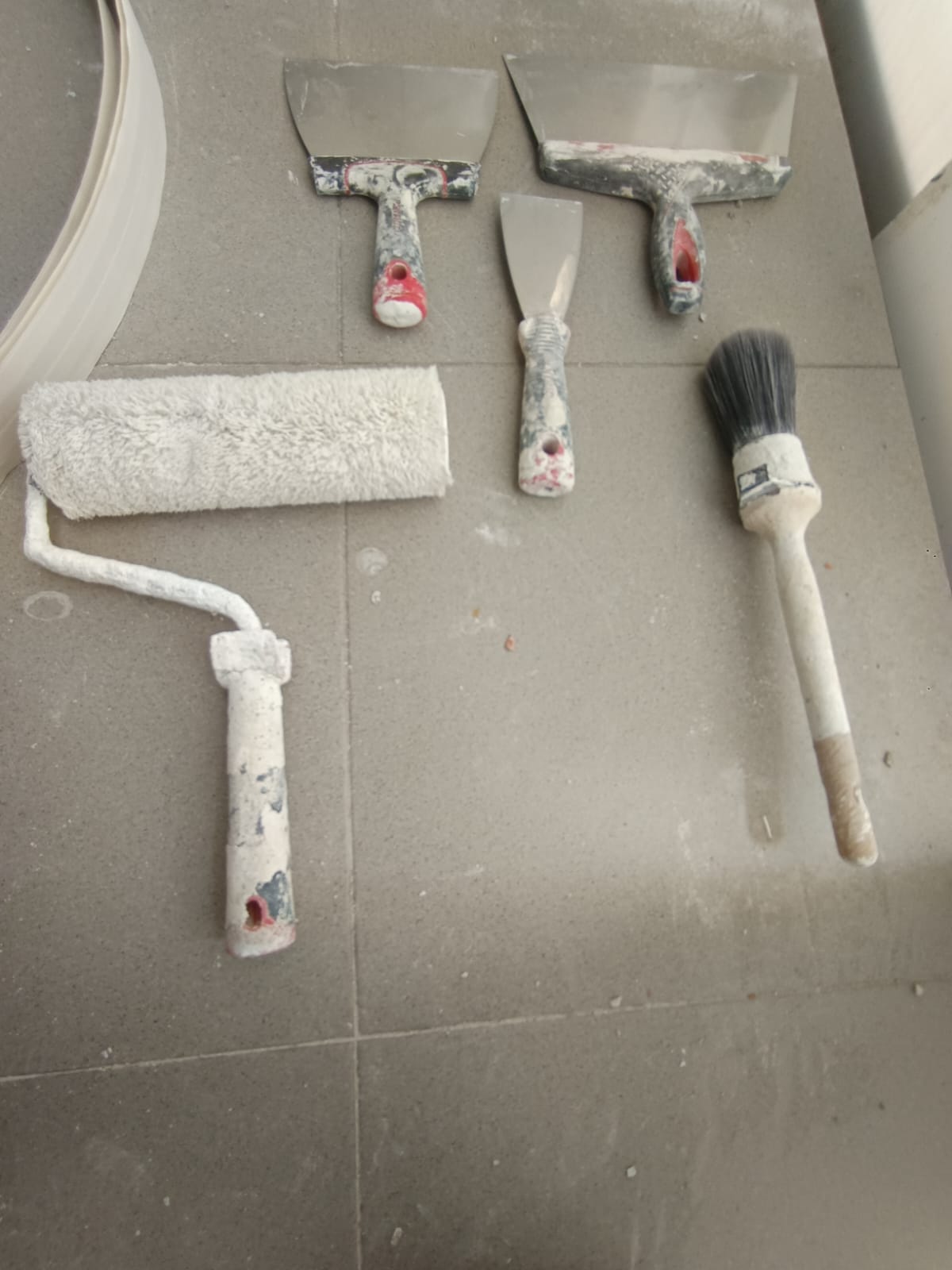 Herramientas profesionales de pintor Cromáticos